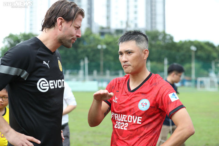 Xem trực tiếp Ngôi sao Việt Nam vs Huyền thoại Dortmund trên kênh nào? - 1