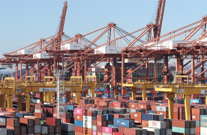 Tổng giám đốc WTO cảnh báo sắp xảy ra suy thoái toàn cầu - 1