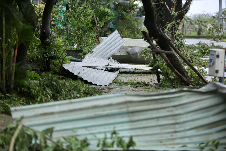 Trực tiếp: Những hình ảnh tan hoang sau bão sáng 28/9 - 11