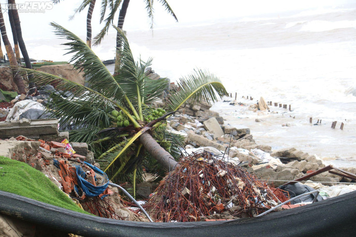 Trực tiếp: Những hình ảnh tan hoang sau bão sáng 28/9 - 3