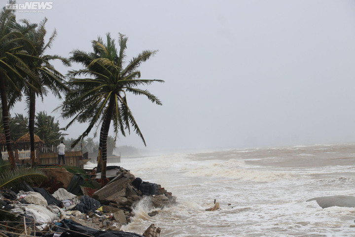 Trực tiếp: Những hình ảnh tan hoang sau bão sáng 28/9 - 2