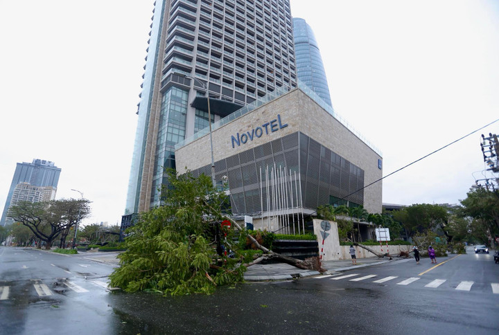 Trực tiếp: Những hình ảnh tan hoang sau bão sáng 28/9 - 15