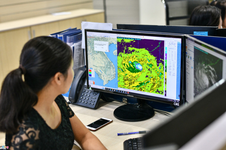 Đêm đón bão Noru ở Trung tâm Khí tượng Thủy văn Quốc gia - 3