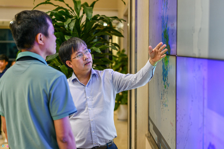 Đêm đón bão Noru ở Trung tâm Khí tượng Thủy văn Quốc gia - 5