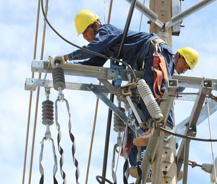 Đề xuất EVN được tự quyết tăng giá điện: Càng thêm độc quyền? - 1