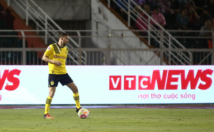 Huyền thoại Dortmund thắng Ngôi sao Việt Nam - 3