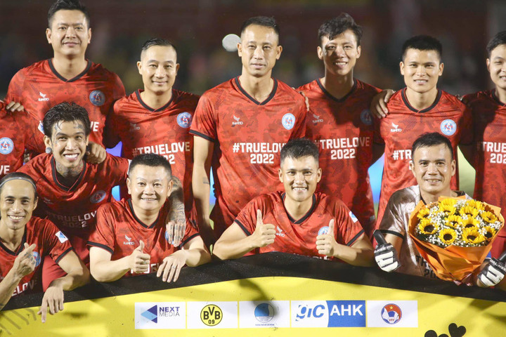 Trực tiếp bóng đá Ngôi sao Việt Nam 1-4 Huyền thoại Dortmund: Công Vinh ghi bàn - 6