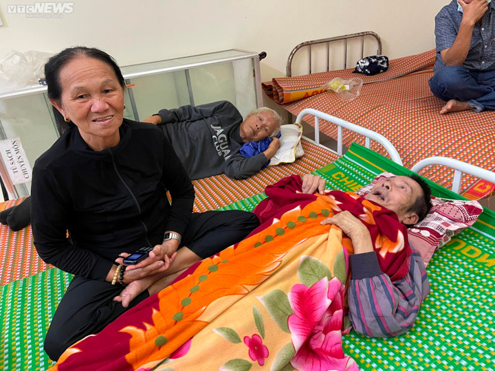 Bình Định: Vào trạm tránh bão Noru nghe các cụ kể chuyện bỏ nhà 'chạy bão' - 2