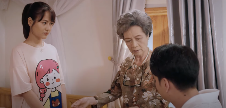 'Thông gia ngõ hẹp' tập 4: Mẹ NSƯT Chí Trung lục tủ quần áo tìm con dâu - 2