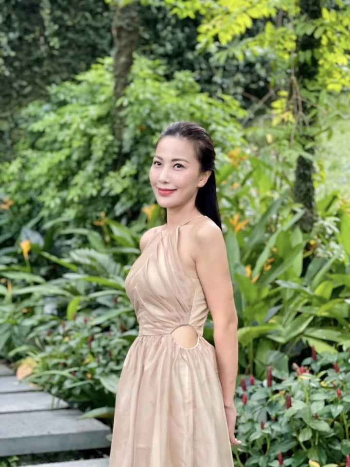 Ở tuổi 32 tuổi, Quỳnh Hoa rất kín tiếng chuyện tình cảm, chưa từng chia sẻ hay đăng bất cứ hình ảnh nào về người đàn ông của mình lên mạng xã hội.