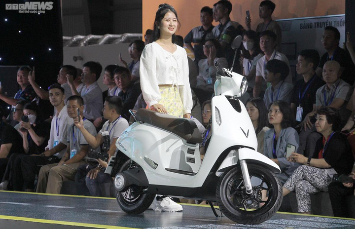 Cận cảnh xe máy điện VinFast Evo200 ‘3 nhất’: mới nhất, đi xa nhất, giá tốt nhất - 3