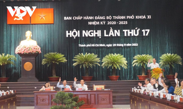 Bí thư TP.HCM: Nhiều việc của thành phố còn vướng mắc, tồn đọng - 2