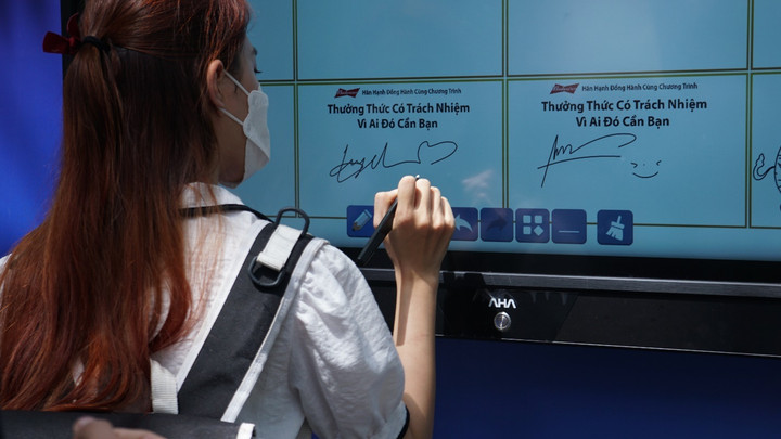 Sinh viên Đại học Tôn Đức Thắng cam kết tham gia giao thông có trách nhiệm - 5