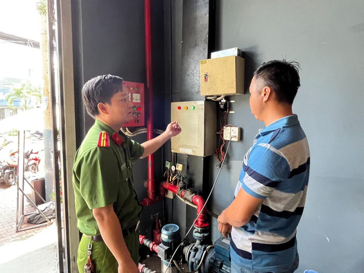 61 quán karaoke, bar ở TP.HCM bị đình chỉ, tạm đình chỉ hoạt động - 2