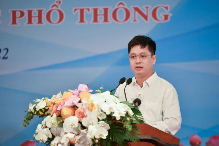 Bộ GD&ĐT: Sẽ tinh giản tối đa kênh chữ và hình để giảm giá SGK - 2