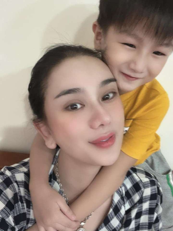 Sao Việt 1/10: H'Hen Niê phải nộp 12 triệu đồng vì gặp sự cố ở sân bay - 2