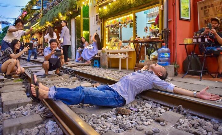 Cục Đường sắt giữ quan điểm dẹp bỏ cà phê đường tàu - 1
