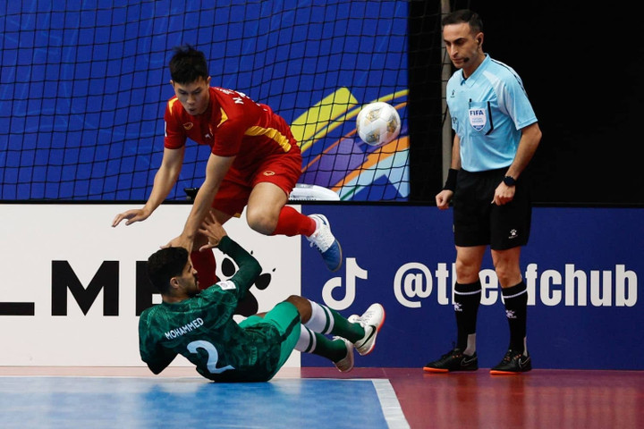 Trực tiếp bóng đá tuyển Việt Nam 3-1 Ả Rập Xê Út futsal châu Á 2022 - 3