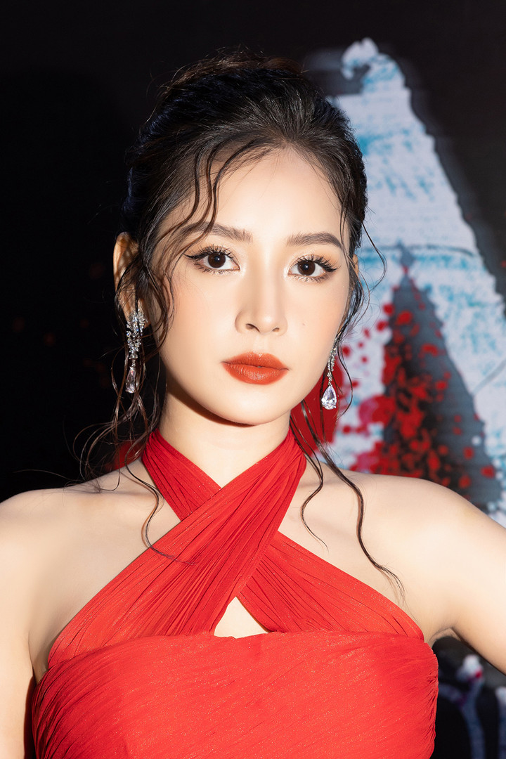 Chi Pu nổi bật lấn át đàn chị trong ngày trở lại điện ảnh sau 3 năm - 5