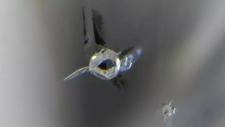 Viên kim cương siêu hiếm ở độ sâu 660km hé lộ bí mật khiến nhà khoa học sửng sốt - 1