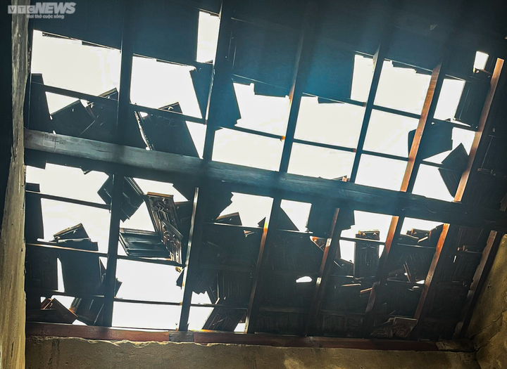 Ảnh: Lốc xoáy trong đêm cuốn bay nhiều mái nhà dân ở Hà Tĩnh - 9