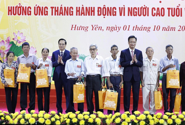 Chủ tịch nước: Hành động để mọi người cao tuổi được quan tâm, chăm sóc tận tình - 7