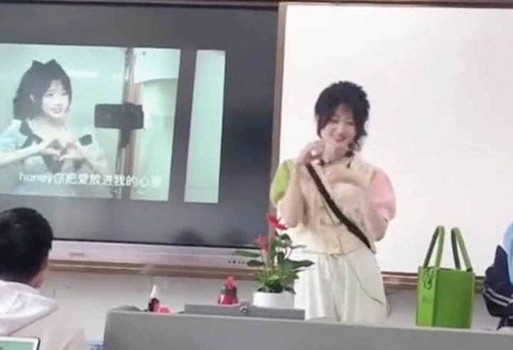 Cô giáo tiếng Anh giống Thủy thủ Mặt trăng gây bão mạng - 2