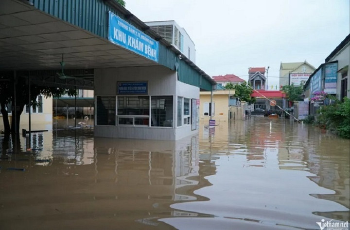 Bệnh nhân kể giây phút mở mắt ra thấy nước ngập tới giường - 3