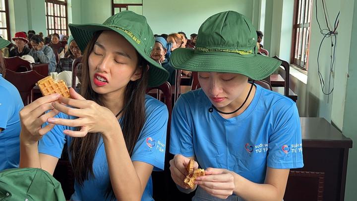 Sao Việt 3/10: Nhan sắc khác lạ của Như Quỳnh ở tuổi 52 - 2