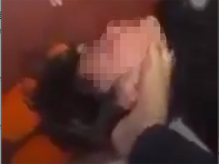 Công an xác minh clip người đàn ông livestream hành hung vợ mang bầu - 1