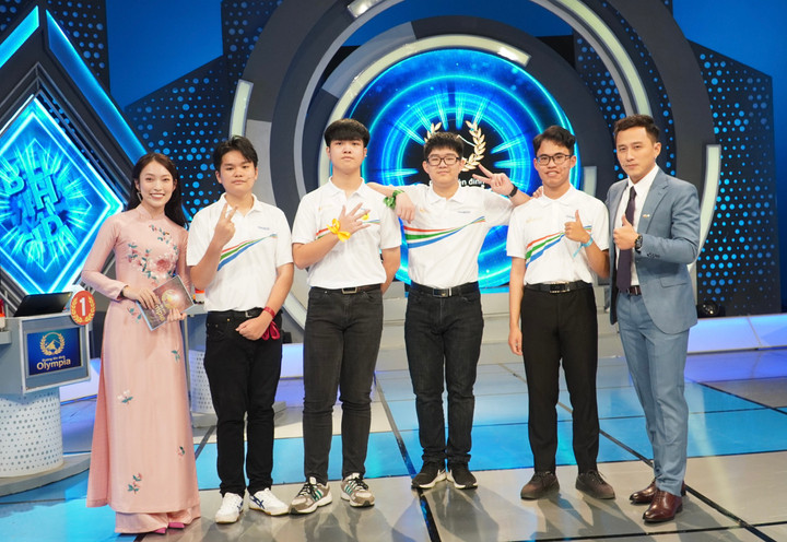 Đặng Lê Nguyên Vũ vô địch Đường lên đỉnh Olympia năm thứ 22 - 19