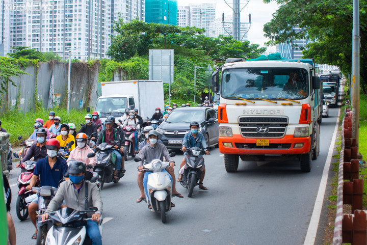 3 ‘nút thắt cổ chai’ gây ùn tắc ở cửa ngõ phía Nam TP.HCM - 13