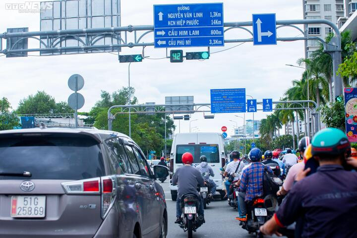 3 ‘nút thắt cổ chai’ gây ùn tắc ở cửa ngõ phía Nam TP.HCM - 4