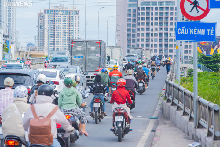3 ‘nút thắt cổ chai’ gây ùn tắc ở cửa ngõ phía Nam TP.HCM - 2
