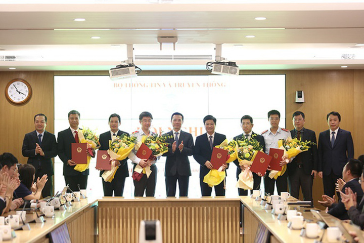 Ông Lưu Đình Phúc giữ chức Cục trưởng Cục Báo chí - 1