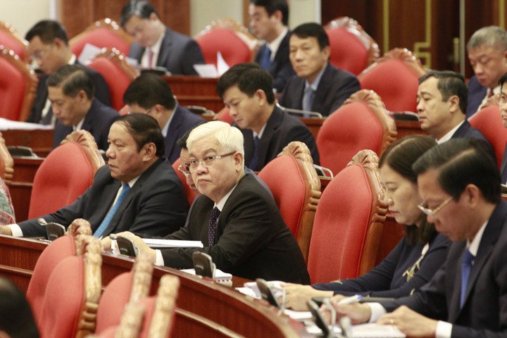 Ảnh: Tổng Bí thư chủ trì Hội nghị lần thứ sáu Ban Chấp hành Trung ương Đảng - 7