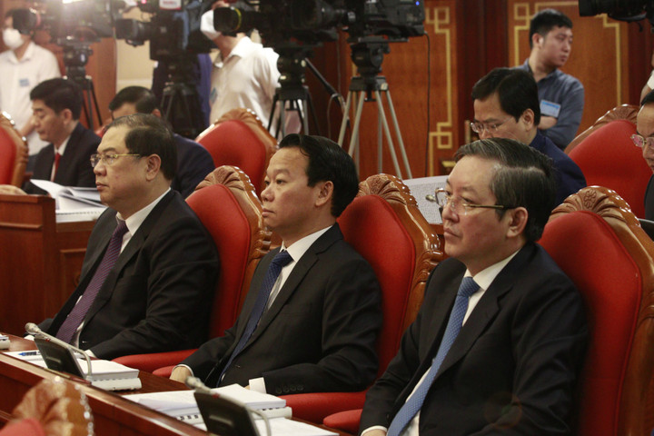 Ảnh: Tổng Bí thư chủ trì Hội nghị lần thứ sáu Ban Chấp hành Trung ương Đảng - 6