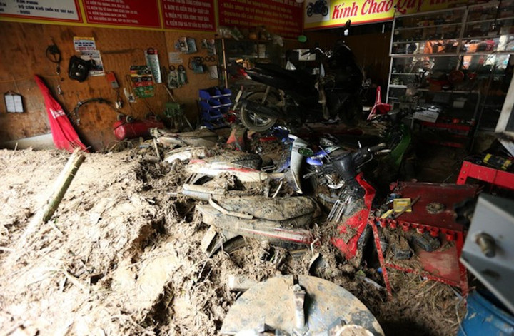 Lũ quét ở Nghệ An khiến 56 nhà bị cuốn trôi, nhiều người tay trắng sau một đêm - 2