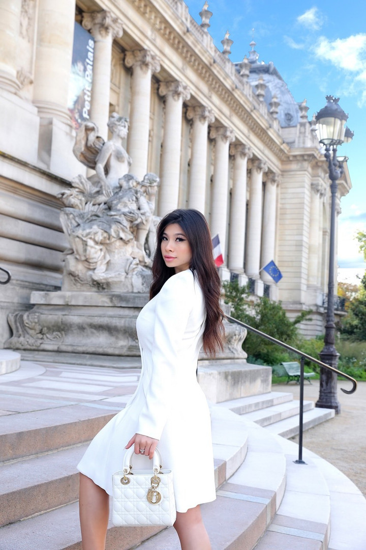 Diễn viên Lý Hương trẻ đẹp bên con gái 21 tuổi - 3