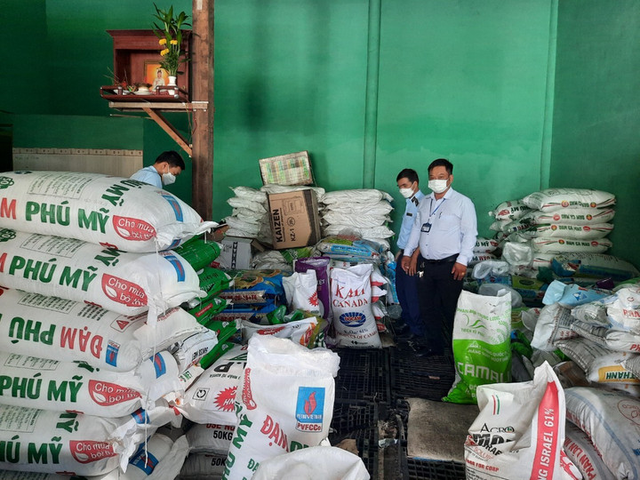 Tiền Giang: Phạt hộ kinh doanh phân bón kém chất lượng gần 65 triệu đồng - 1