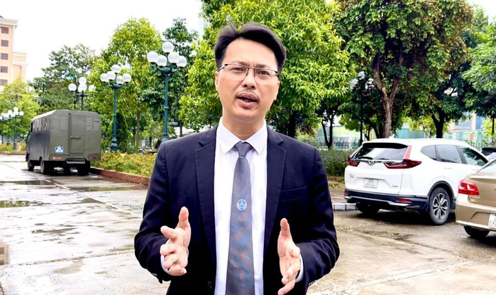 2 xe container dàn hàng ngang ở Vành đai 3: Có thể truy cứu trách nhiệm hình sự - 2