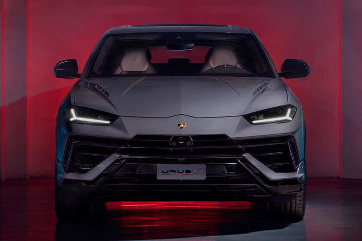 Lamborghini Urus Plug-in Hybrid lộ diện - 4