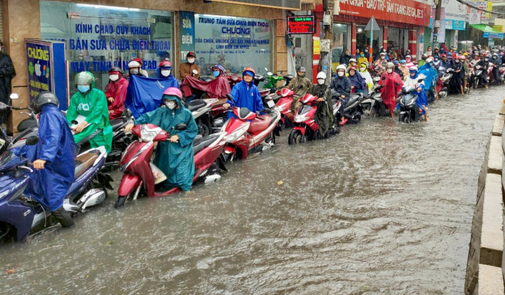 Dự báo thời tiết hôm nay ngày 5/10: Bắc Bộ ngày nắng, Nam Bộ mưa dông kéo dài - 1