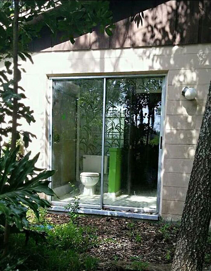 Những kiểu lắp đặt toilet gây 'trầm cảm', nhìn thôi đã thấy khó ở - 7