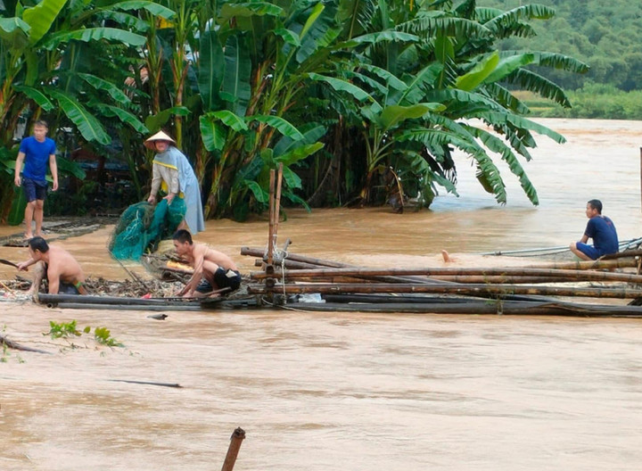 Nháo nhào chạy lụt trong đêm - 3