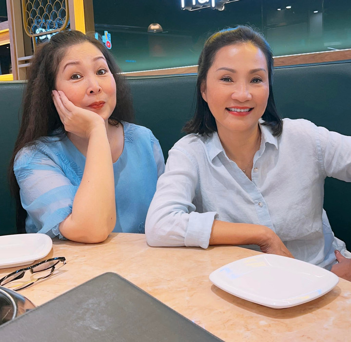 Sao Việt 7/10: Thiện Nhân hạnh phúc đón tuổi mới bên người yêu đồng giới - 2