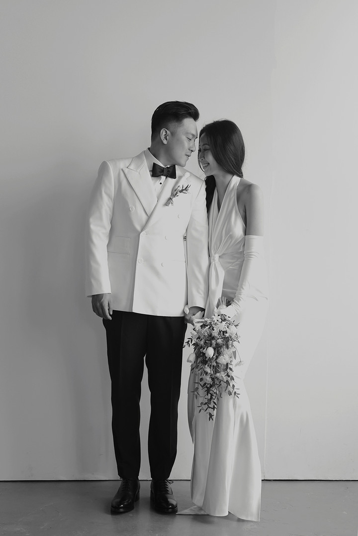 MC Liêu Hà Trinh: 'Ông xã bật khóc khi thấy tôi mặc váy cưới' - 2