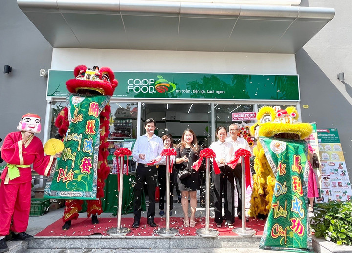 Hệ thống Co.op Food đưa vào hoạt động 2 cửa hàng mới tại TP.HCM - 2