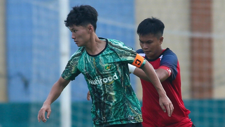 Cầu thủ xô xát, hăm dọa trọng tài: VFF phạt nặng - 1