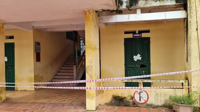 Trường tiểu học xuống cấp, học sinh Hải Dương phải đi học nhờ - 1